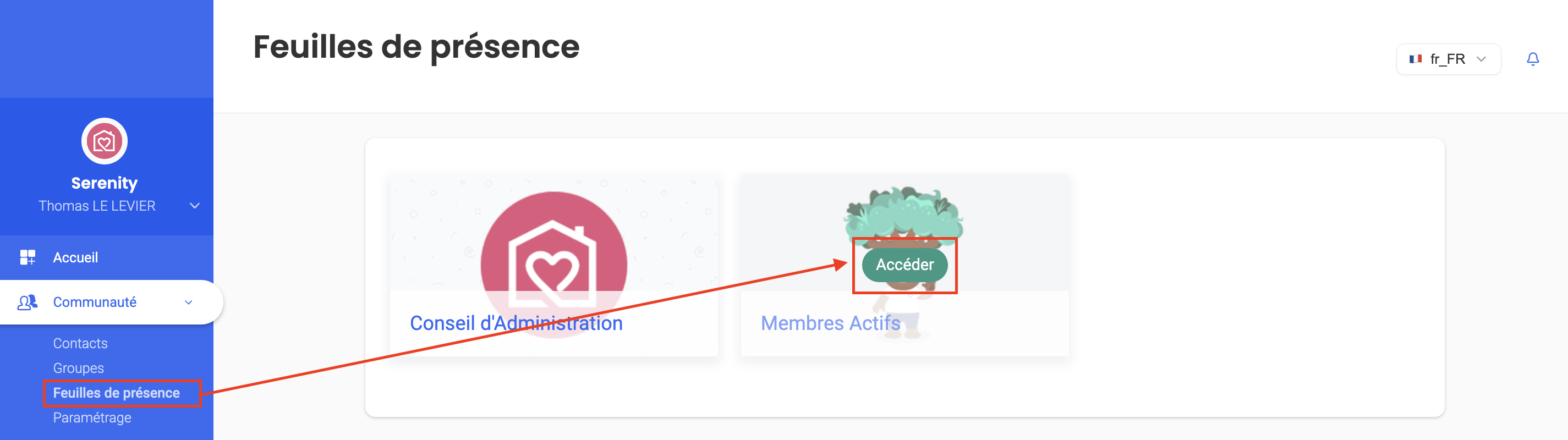Page « Feuilles de présence » d'AssoConnect, avec un curseur sur le bouton « Accéder » de la carte « Membres Actifs », mis en évidence par une flèche rouge