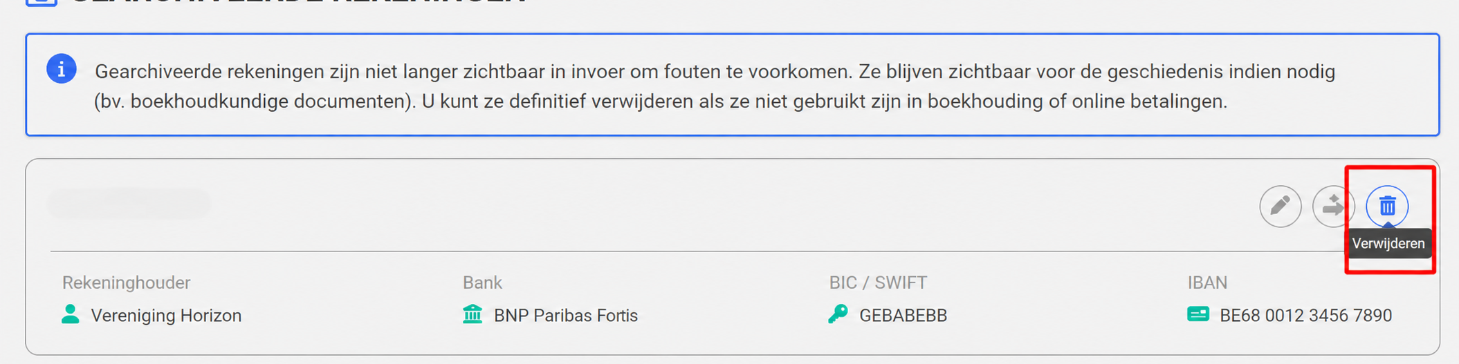Sectie « Gearchiveerde rekeningen » met de knop « Verwijderen » gemarkeerd om een gearchiveerde bankrekening definitief te verwijderen.