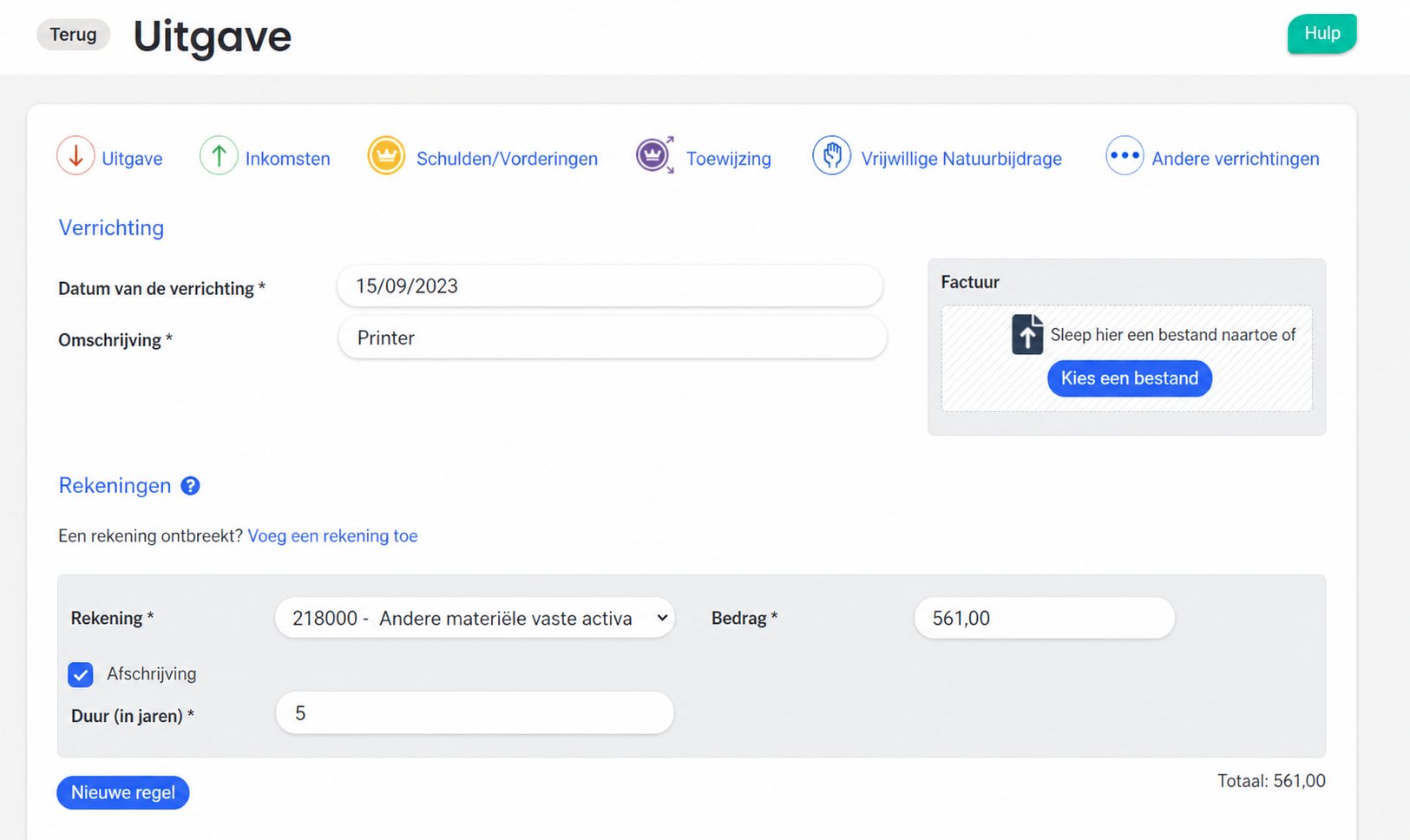 Uitgaveformulier AssoConnect met de rekening 218000 (materiële vaste activa), een bedrag van 600 €, en de afschrijving geactiveerd over 5 jaar.