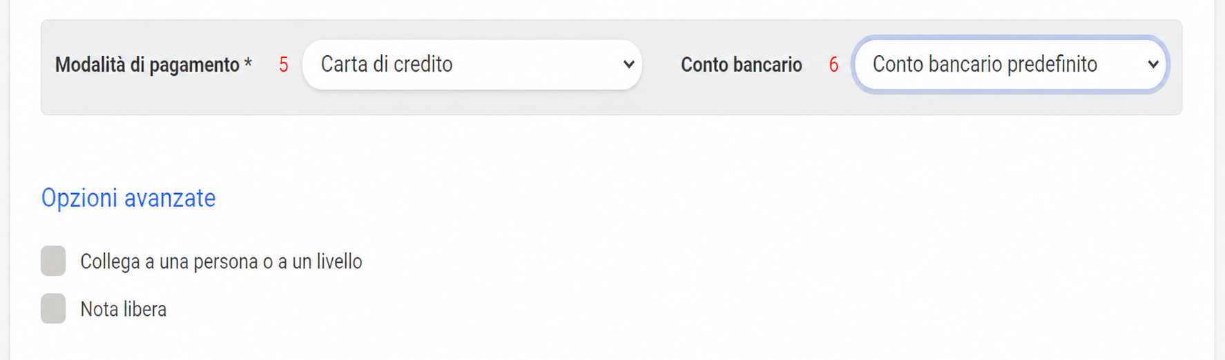 Section Paiement avec le mode « Carte bancaire » et le compte « Default BankAccount » sélectionnés, et le bouton Enregistrer mis en évidence par une flèche rouge