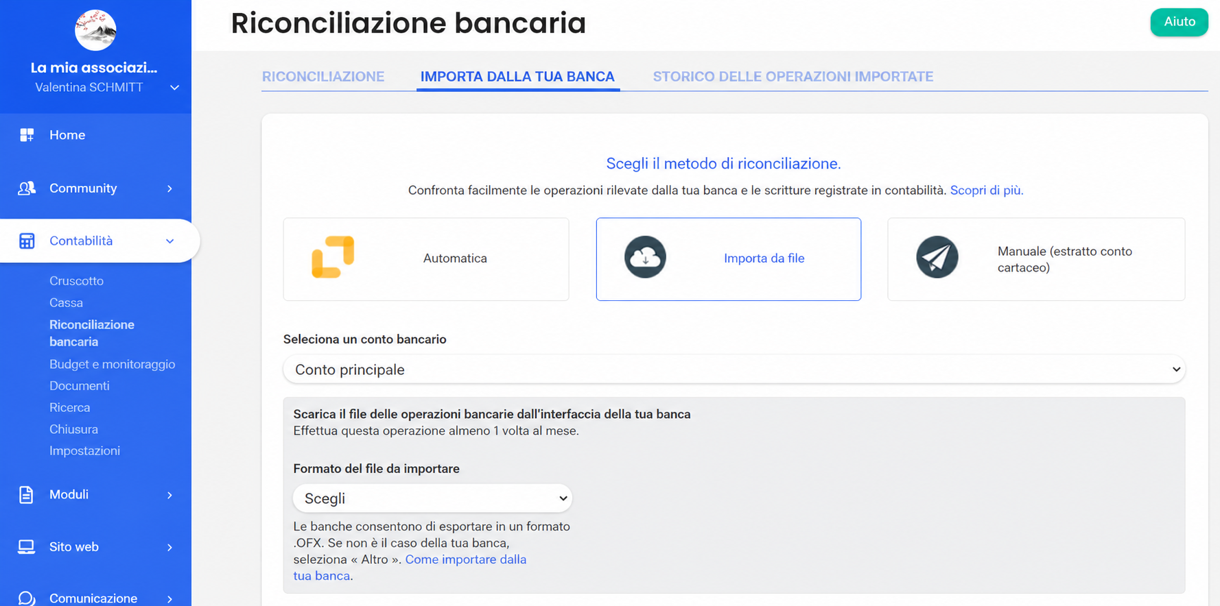 Pagina « Riconciliazione bancaria » di AssoConnect, scheda « Importazione dalla tua banca » selezionata, con la scelta del metodo « Importazione di file » in evidenza e le opzioni di formato del file da importare.