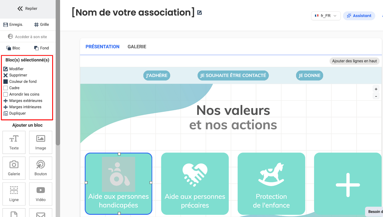 Cuando se selecciona un bloque de una página personalizada, aparecen opciones sobre "Bloque(s) seleccionado(s)" en la parte superior izquierda de la pantalla.