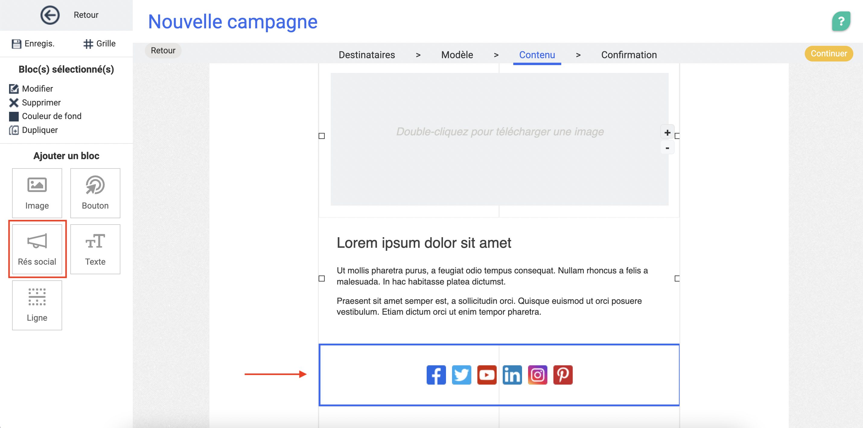Editor de campaña de Poplico, pestaña Contenido: un bloque «Red social» seleccionado en la barra lateral e insertado en el email con los iconos de Facebook, Twitter, YouTube, LinkedIn, Instagram y Pinterest.